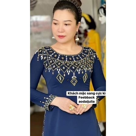 ÁO DÀI TRUNG NIÊN ĐÍNH KẾT SANG TRỌNG