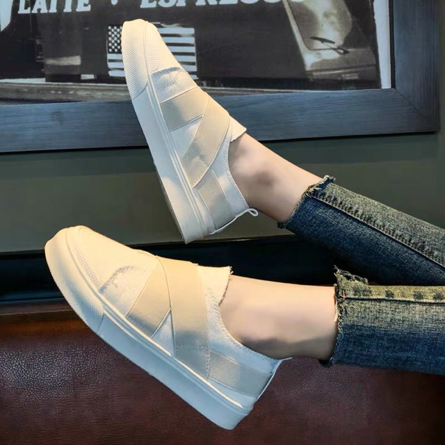 Giầy slipon vải hoạ tiết chun bản to bắt chéo siêu đẹp | BigBuy360 - bigbuy360.vn