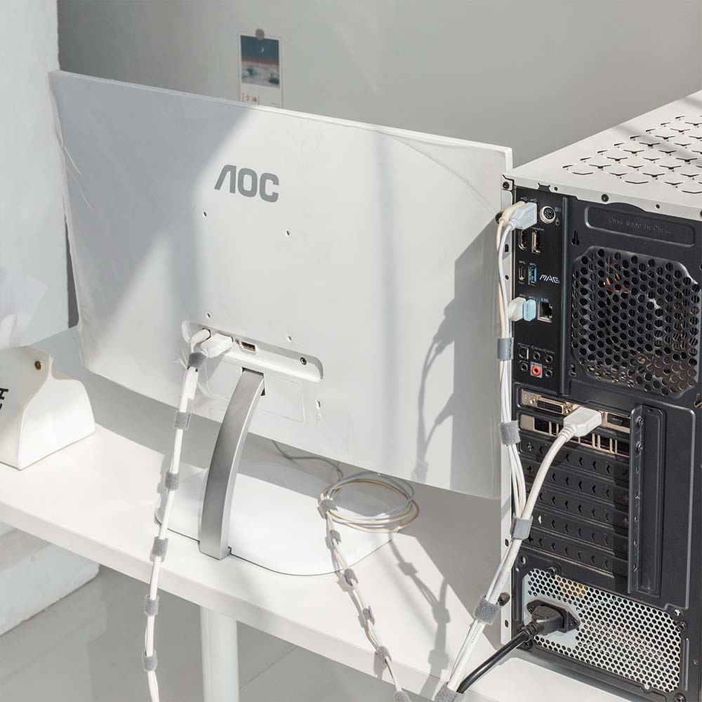 Kẹp Cố Định Dây Cáp Sạc / Tai Nghe Chống Rối Tiện Dụng