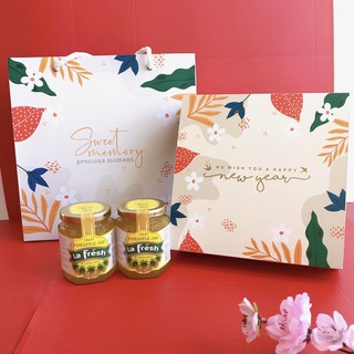 Hộp dùng đựng quà tặng, bánh kẹo - Mẫu Hoa Xuân 2022 (KT: 20,5cm *20,5 cm* 5 cm)