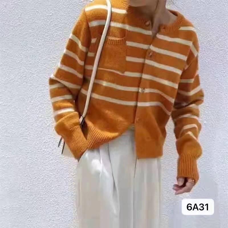 Áo khoác len nữ dệt kim sọc ngang có nút