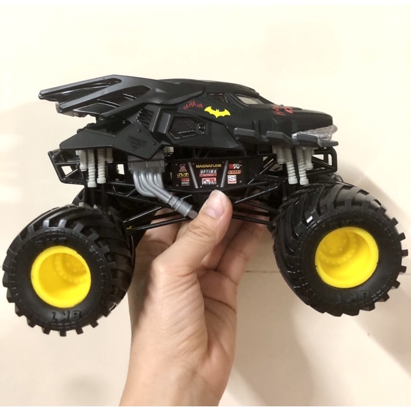 Xe Monster Jam to tỉ lệ 1:24 mẫu mới năm 2021