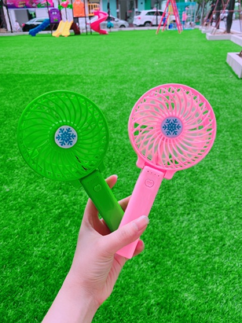 Quạt mini cầm tay tích điện điều chỉnh nhiều tốc độ | BigBuy360 - bigbuy360.vn