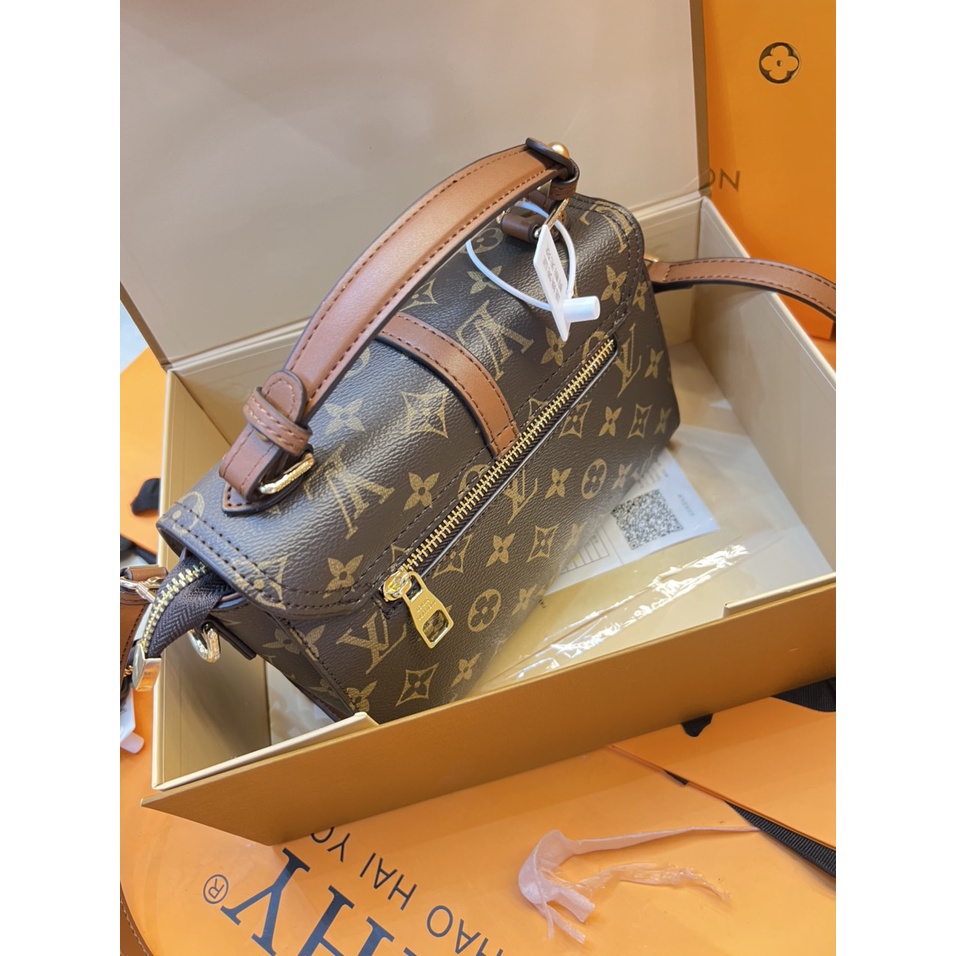 _Mẫu Túi LV Này Em Đang Sẵn 2 Bản Hoa Văn khác Nhau__