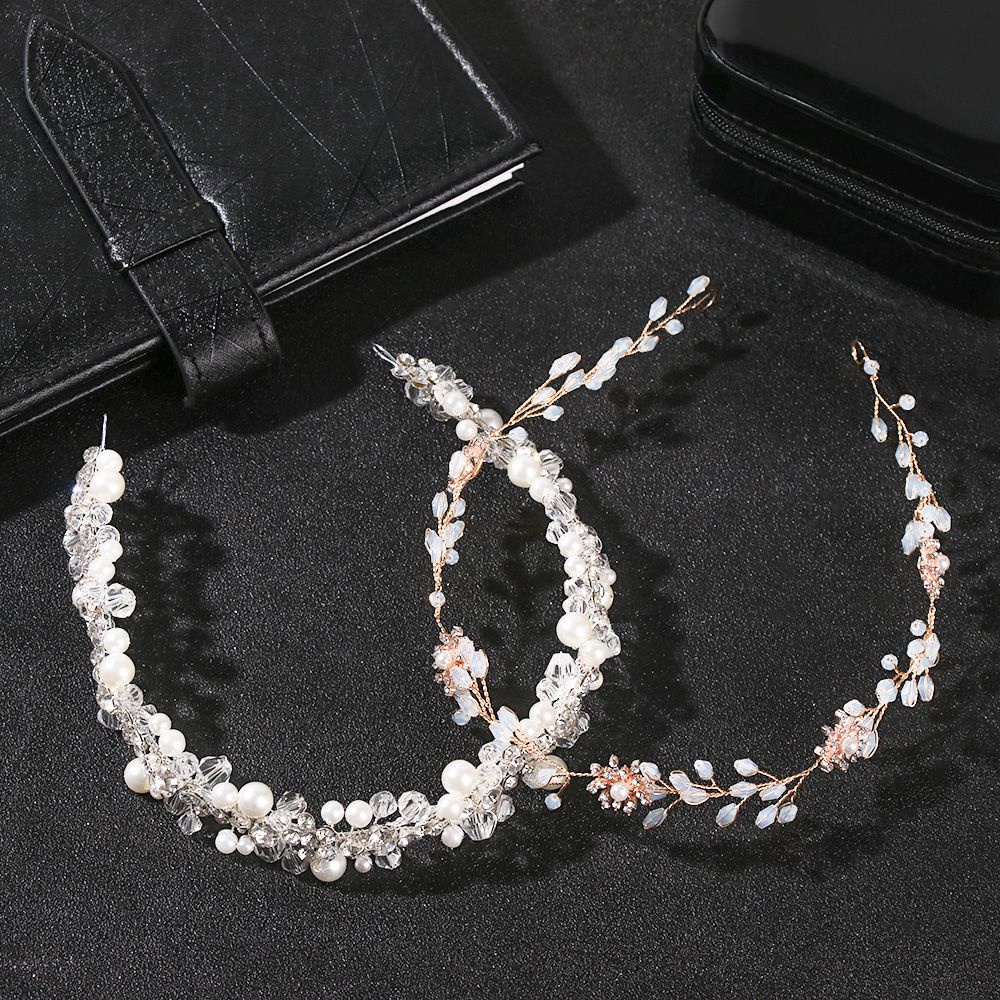 Cài tóc đính ngọc trai nhân tạo xinh xắn cho cô dâu