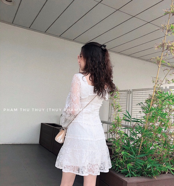 Váy ren trắng cúc ngọc