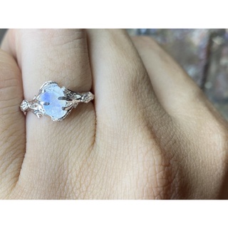 nhẫn bạc 950 đá moonstone t.h.ô!