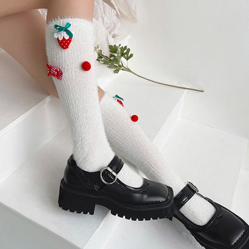 Tất Lông Xù Dài Qua Gối Hình Trái Dâu Tây Đáng Yêu Dành Cho Nữ