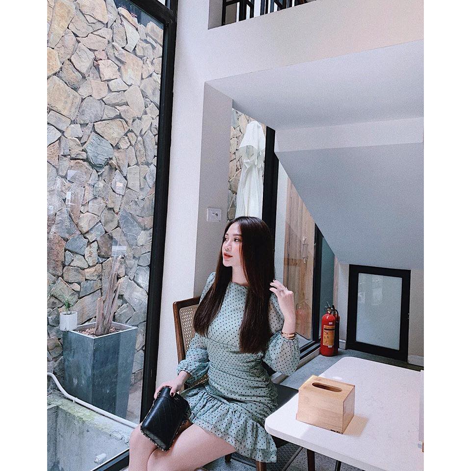 Váy chấm bi