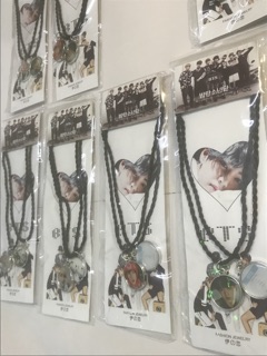 12 bộ vòng cổ đôi BTS