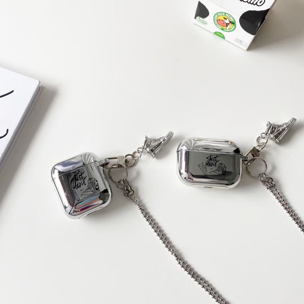 Vỏ Đựng Bảo Vệ Hộp Sạc Tai Nghe Airpods 1 / 2 Hình Chiếc Giày Ngộ Nghĩnh
