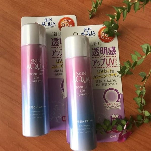 Xịt chống nắng Skin Aqua Tone Up UV Essence Lavender SPF50+/PA++++