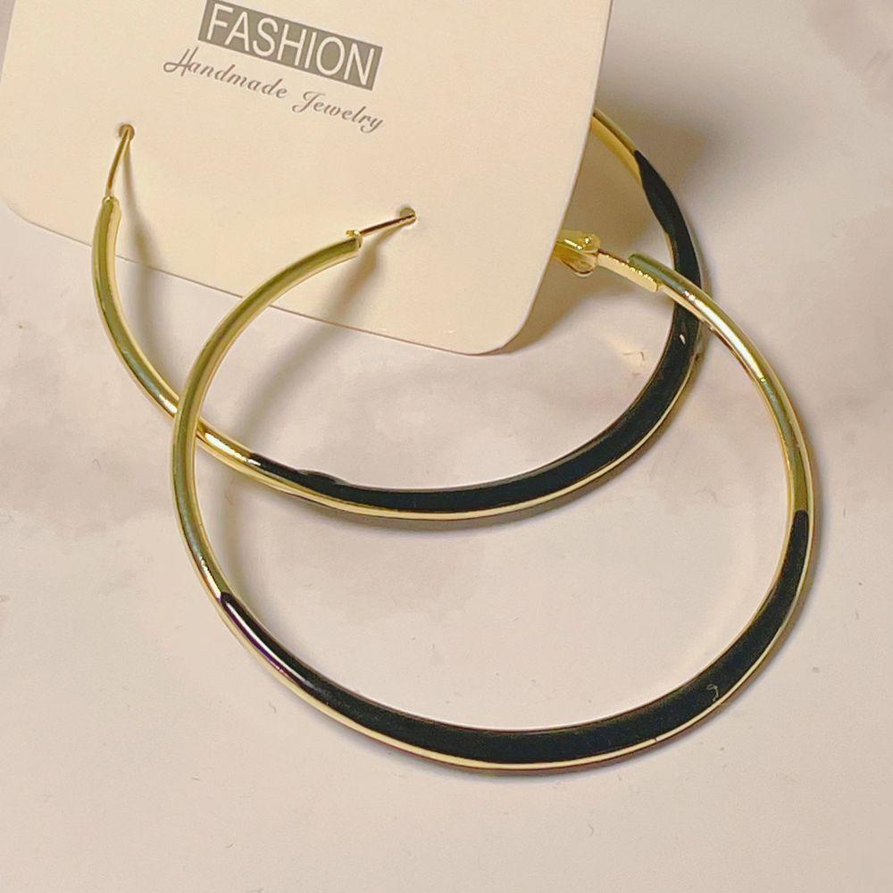 Khuyên Tai Vòng Tròn Lớn Bằng Kim Loại Tinh Tế Cá Tính Dành Cho Nữ MXMUSTY