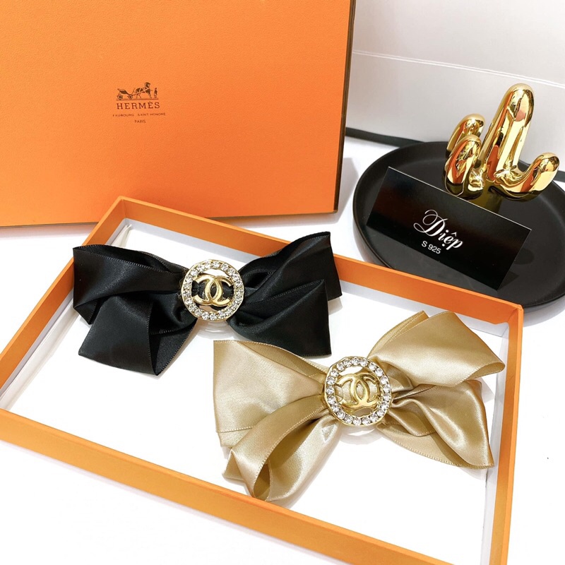 Kẹp tóc nơ thiên nga đen lụa đính đá🍓