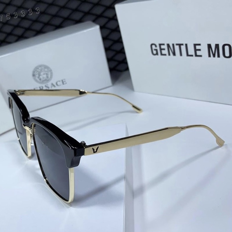 Kính râm thời trang Hàn Quốc chống UV400,thiết kế mắt vuông sành điệu phù hợp cả nam và nữ.Gọng kim loại sang trọng