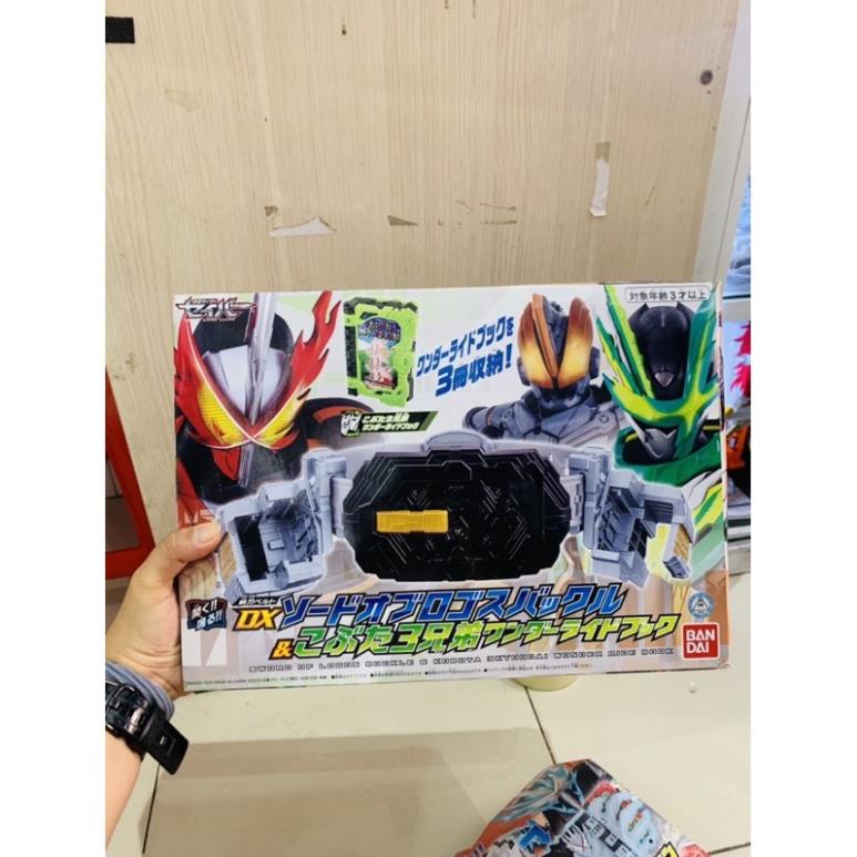 Đồ chơi siêu nhân Kamen Rider Saber DX Sword of Logos Buckle