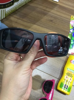 Kính trẻ em
