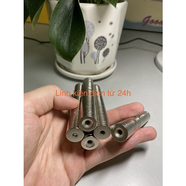 Nam châm 15x3mm có lỗ siêu khỏe