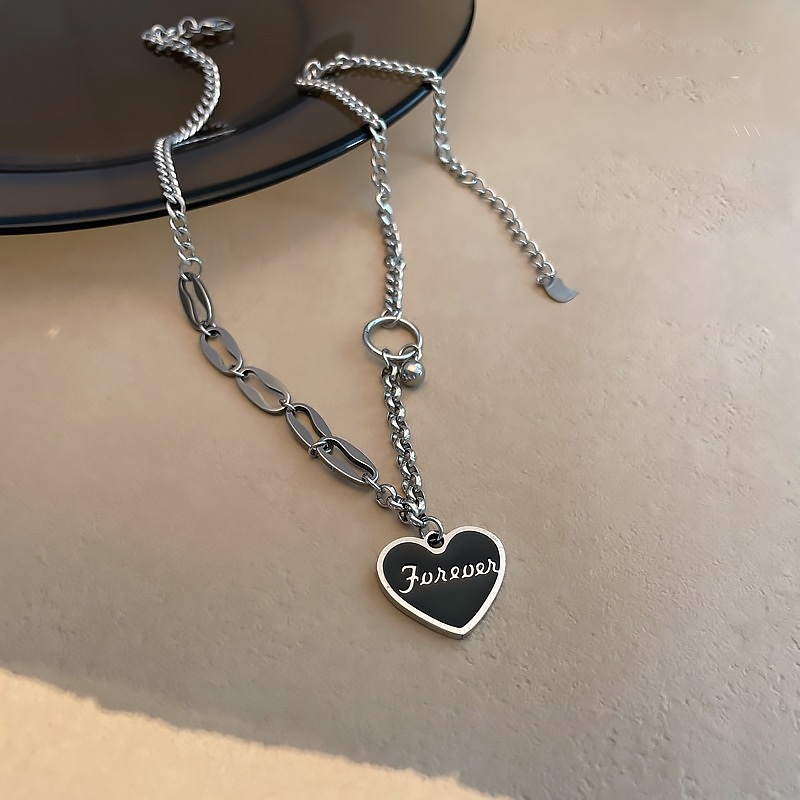 Vòng cổ Thép Titan Màu Đen Phối Mặt Dây Hình Chữ love Phong Cách hip hop Thời Trang
