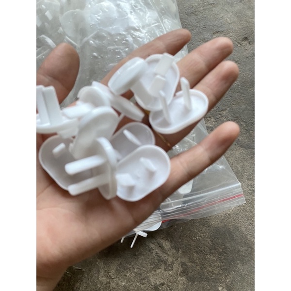 Nút bịt ổ điện hai chân an toàn - nút bịt ổ điện chống giật an toàn cho mọi nhà