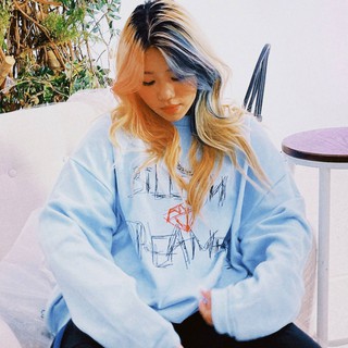 Áo sweater nỉ xanh in chữ billion dreamers