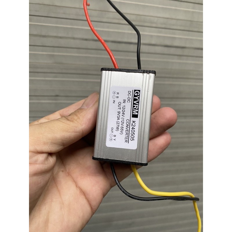 Bộ chuyển đổi nguồn điện 12V xuống 9V chính hãng