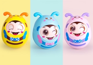 Lật đật phát nhạc biết chớp mắt cho bé