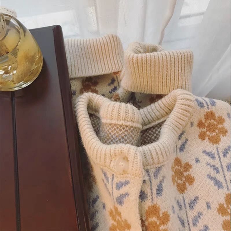 Áo len họa tiết hoa nổi bật mùa đông 2021 | BigBuy360 - bigbuy360.vn