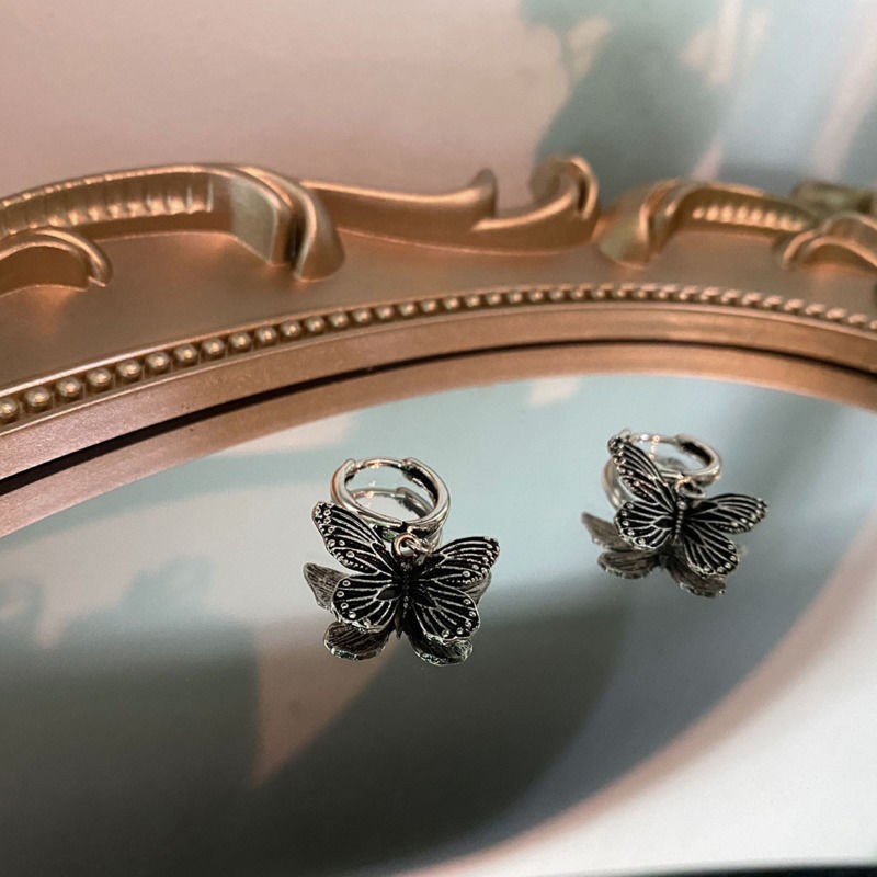 Khuyên tai hình bướm phong cách retro cá tính