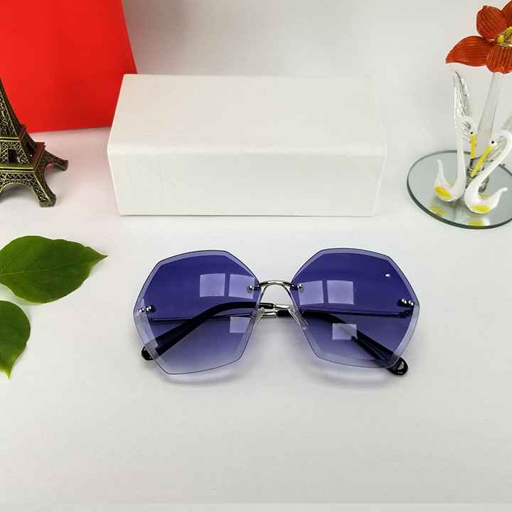 Kính mắt nam nữ mẫu khoan chống UV