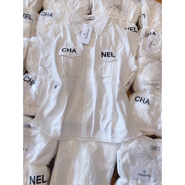 Áo sơ mi trắng hai túi sát nách!