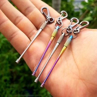 Cây lấy ráy tai titanium đầu tròn treo móc khóa