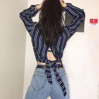 Áo croptop cột eo