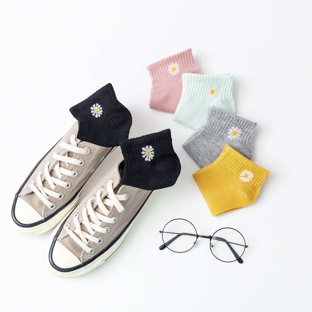 Combo 3 đôi tất hoa cúc màu ngẫu nhiên