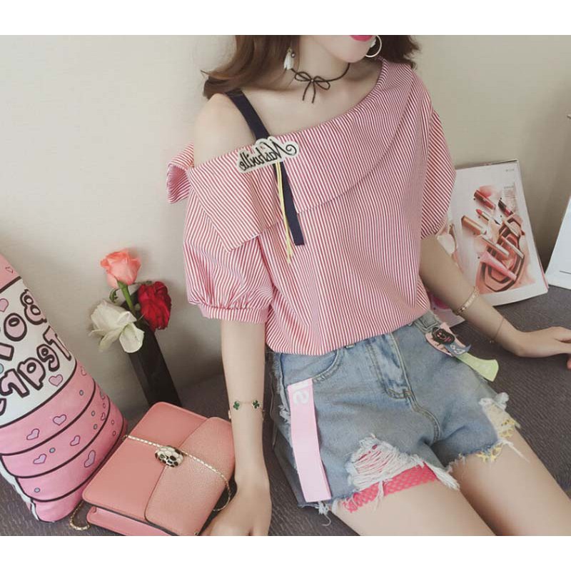 Áo tay ngắn lệch vai kiểu dáng thời trang | BigBuy360 - bigbuy360.vn