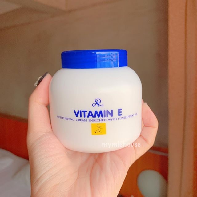 KEM DƯỠNG ẨM BODY VITAMIN E MOISTURISING CREAM THÁI