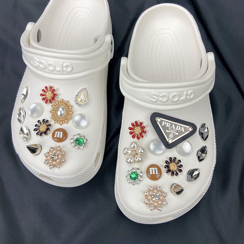 Hạt Charm Hình Giày croc Đính Kim Cương Ngọc Trai Quyến Rũ Cho Nam Nữ