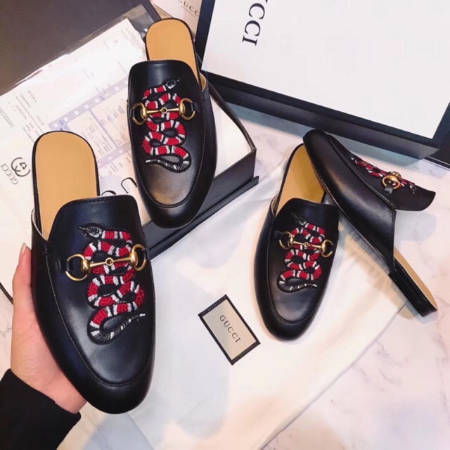 Sục thêu rắn nam