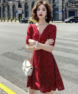 VÁY CHẤM BI ĐỎ XOẮN NGỰC