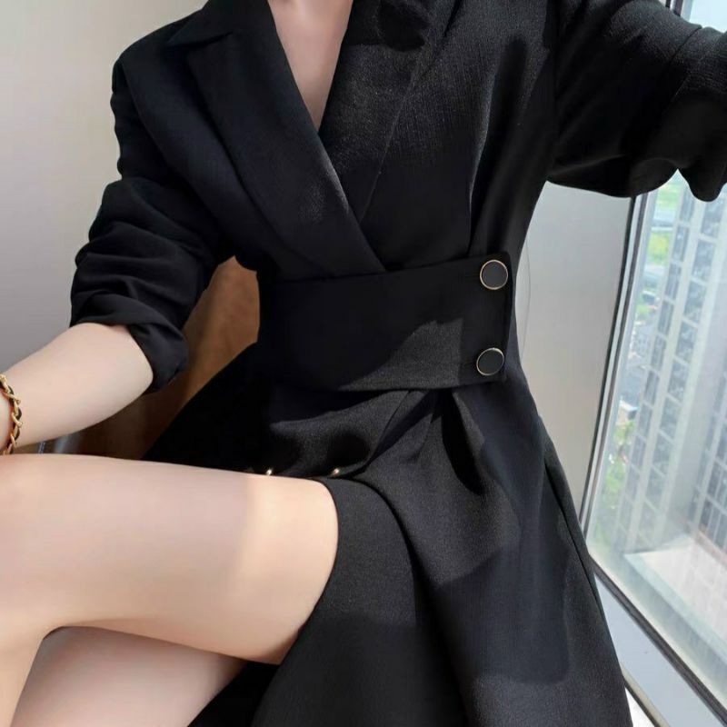 Đầm Đen Cổ Vest Dáng Dài Kèm Đai Xẻ Tà