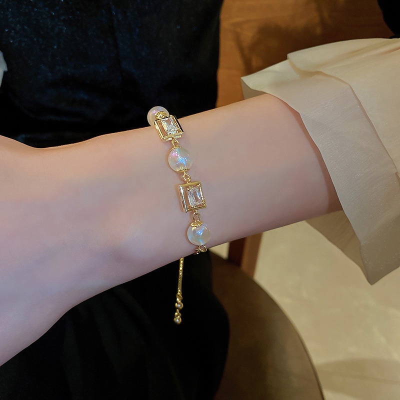 Vòng Đeo Tay Đính Ngọc Trai Zircon Hình Vuông Thời Trang Dành Cho Nữ F814