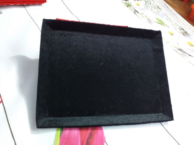 Khay nhung trưng bày trang sức