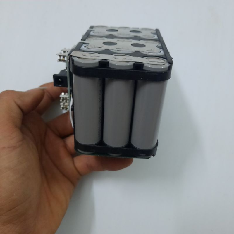 Pin 15cell đóng sẵn chân pin phổ thông bảo hành 6 tháng