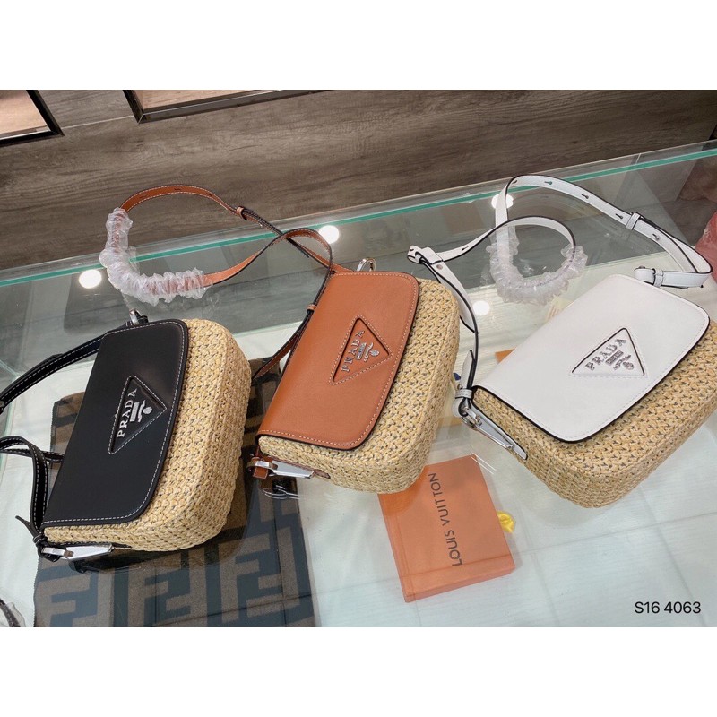 Túi đeo chéo nữ thương hiệu Prada da thật cao cấp thiết kết mới độc đáo và cá tính