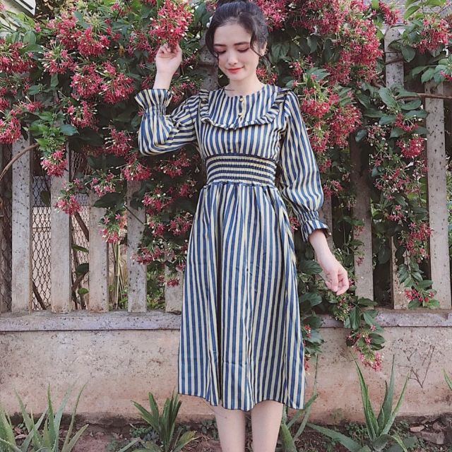 Đầm sọc nhúng eo