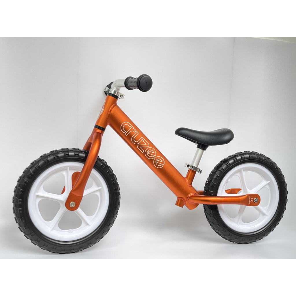 Xe Thăng Bằng Trẻ Em Cruzee 2022 siêu nhẹ 1.9kg