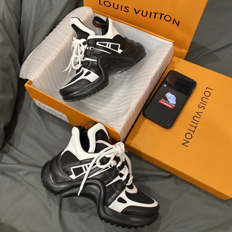 GIÀY LV BLACK WHITE LAI AU SC