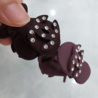 KẸP TÓC 3 RĂNG CƯA ĐÍNH ĐÁ LẤP LÁNH