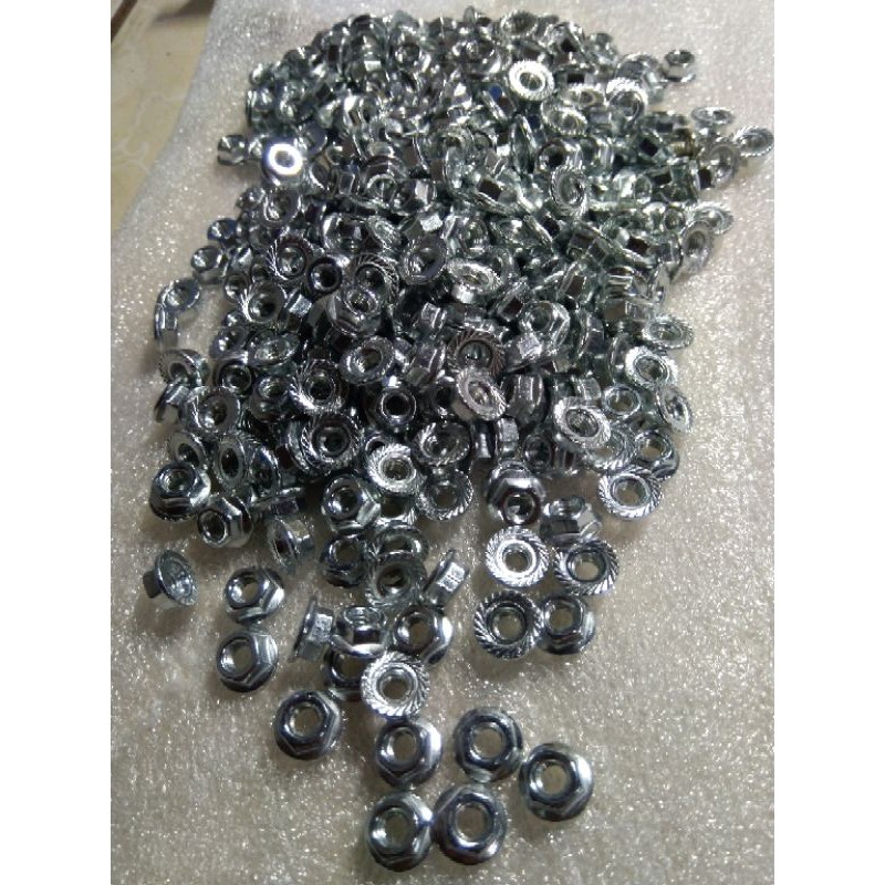 ỐC , VÍT M4 , VÒNG ĐỆM M4 CHO PIN 32650 GIÁ CHO 10 CHIẾC