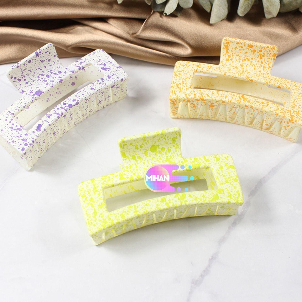 (Hàng Mới Về) 1 Kẹp Tóc Đuôi Ngựa Bằng Nhựa Resin Màu Trơn Chống Trượt Thời Trang Cho Nữ Mihan1